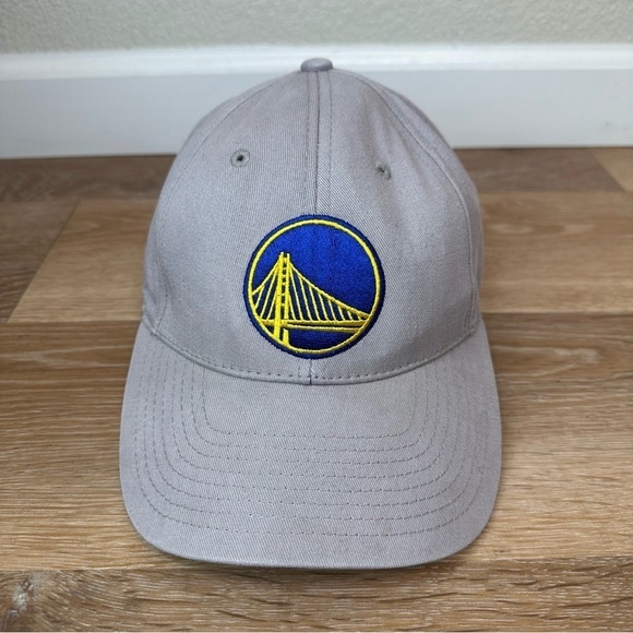 NWOT Fan Favorite Gray Golden State Warriors Adjustable Hat - Picture 1 of 12